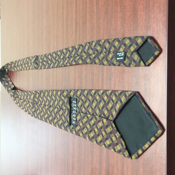 Barney’s New York neck tie. Silk - Picture 3 of 3